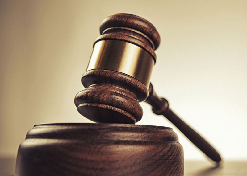 auction hammer image to represent bidding and consigning service